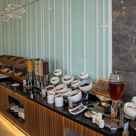Hotel Doubletree By Hilton Manisa Esterno foto