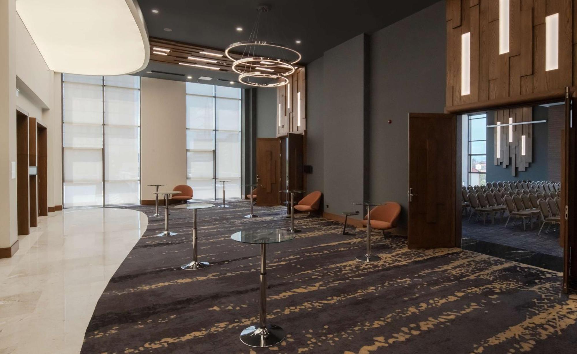 Hotel Doubletree By Hilton Manisa Esterno foto
