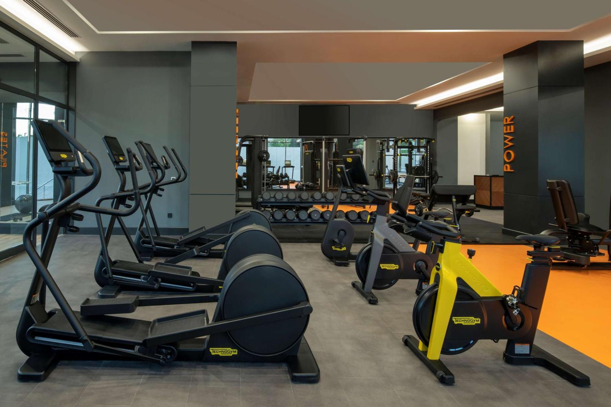 Hotel Doubletree By Hilton Manisa Esterno foto