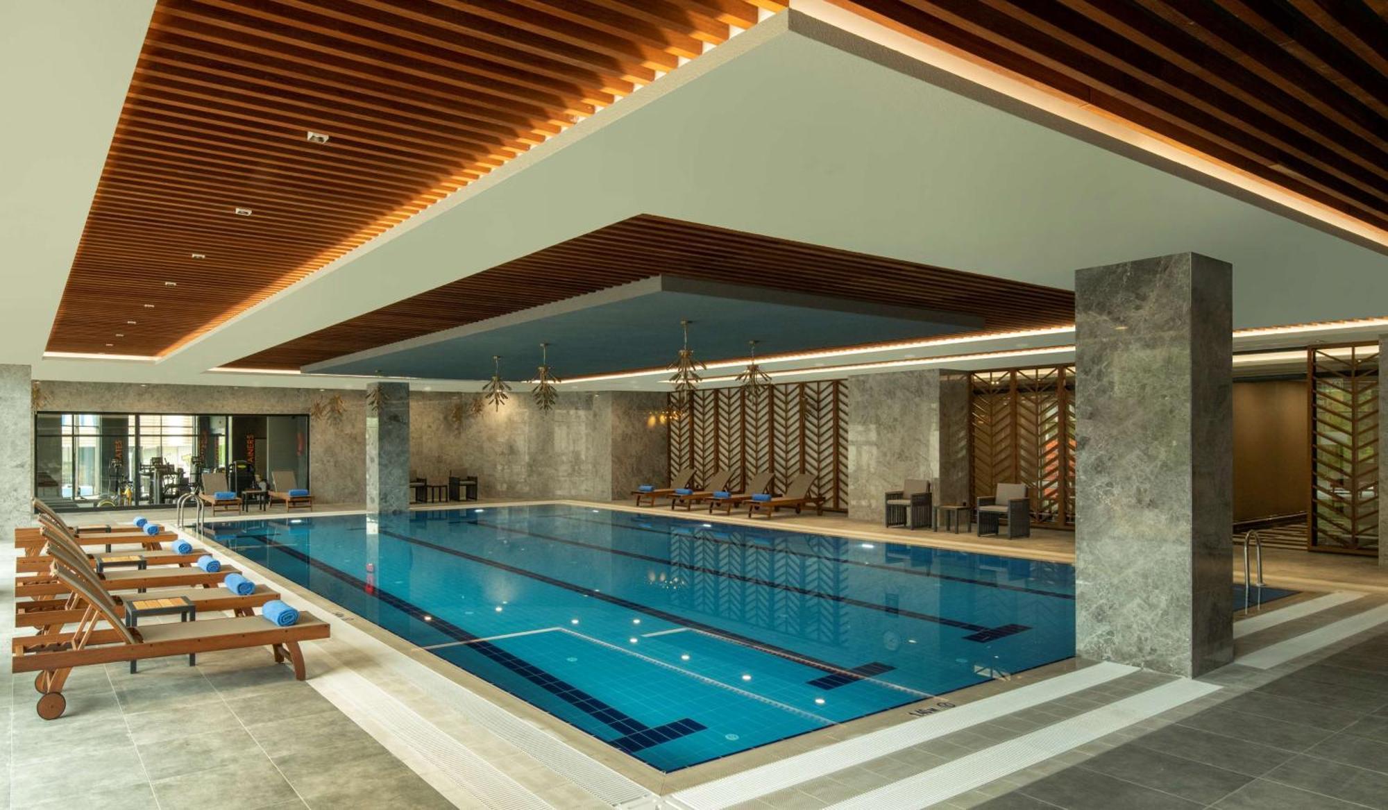 Hotel Doubletree By Hilton Manisa Esterno foto