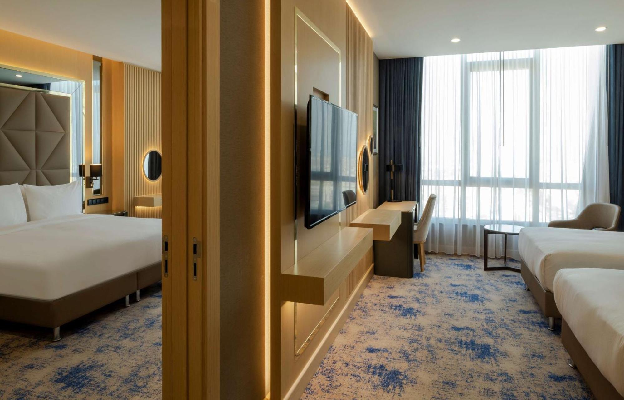 Hotel Doubletree By Hilton Manisa Esterno foto