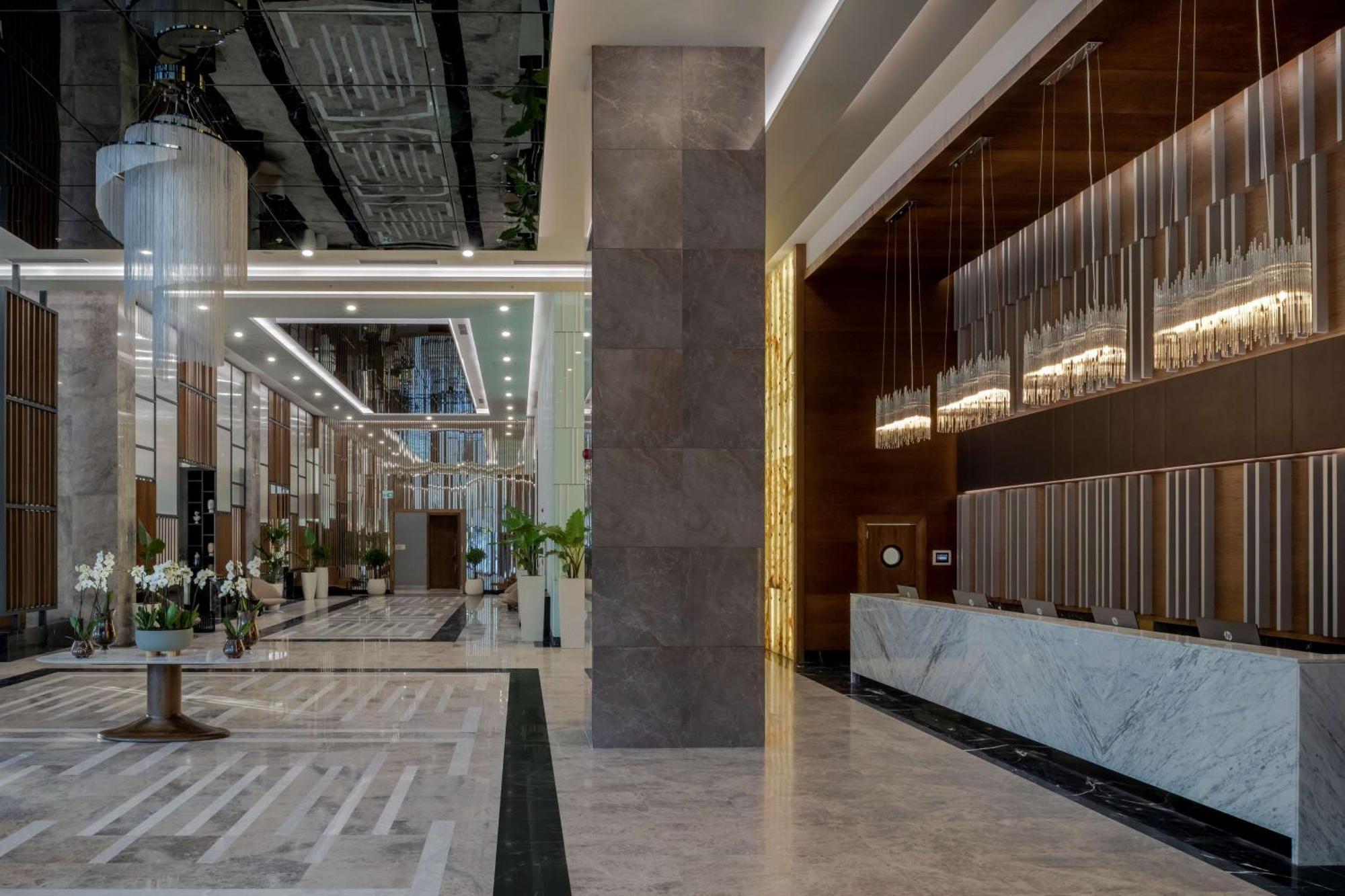 Hotel Doubletree By Hilton Manisa Esterno foto