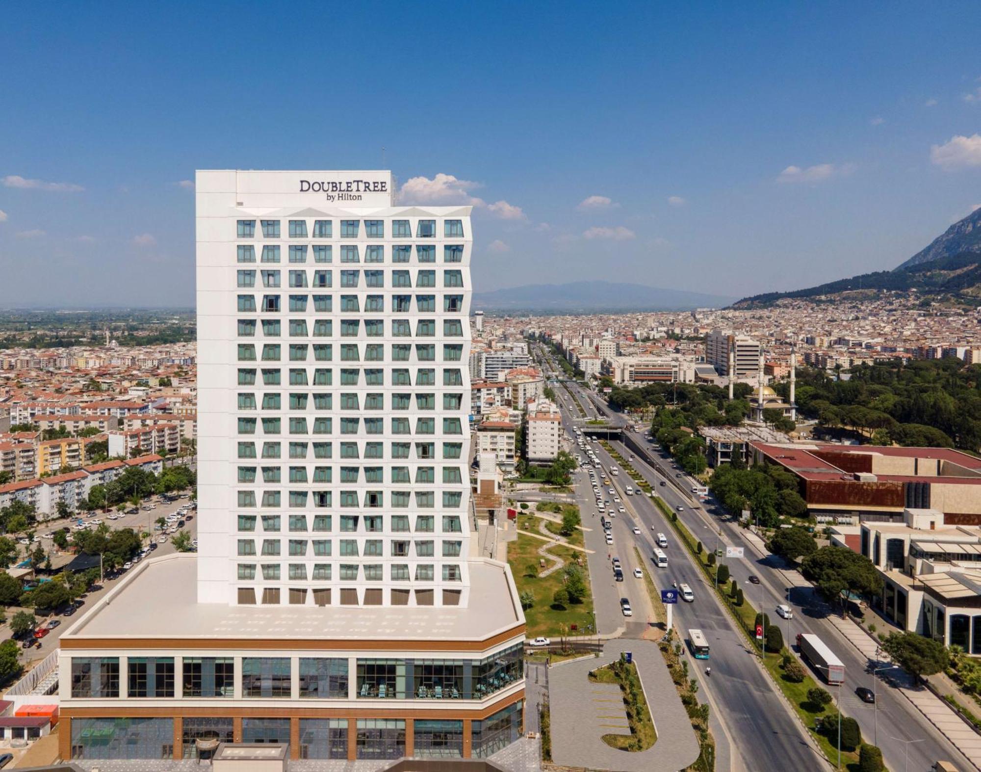 Hotel Doubletree By Hilton Manisa Esterno foto