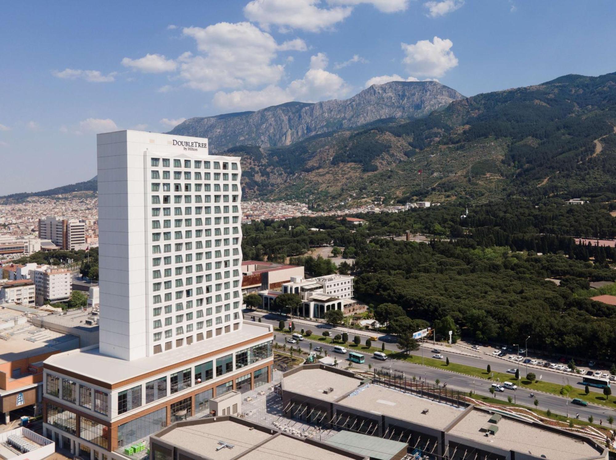 Hotel Doubletree By Hilton Manisa Esterno foto