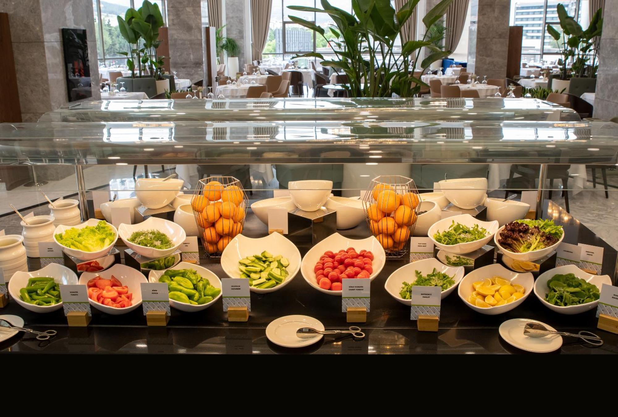 Hotel Doubletree By Hilton Manisa Esterno foto