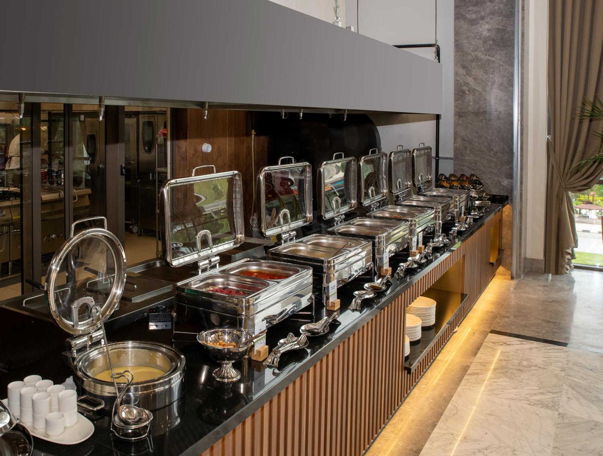 Hotel Doubletree By Hilton Manisa Esterno foto